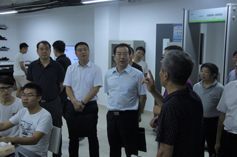 劉冠華副書(shū)記調(diào)研指導(dǎo)“足跡檢驗(yàn)技術(shù)創(chuàng)新聯(lián)合實(shí)驗(yàn)室”建設(shè)籌備工作